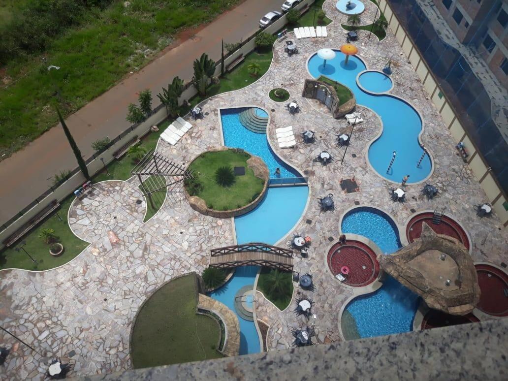 Golden Dolphin Supreme: Pet-Friendly Flat with King Bed Apartment Caldas Novas Exterior photo